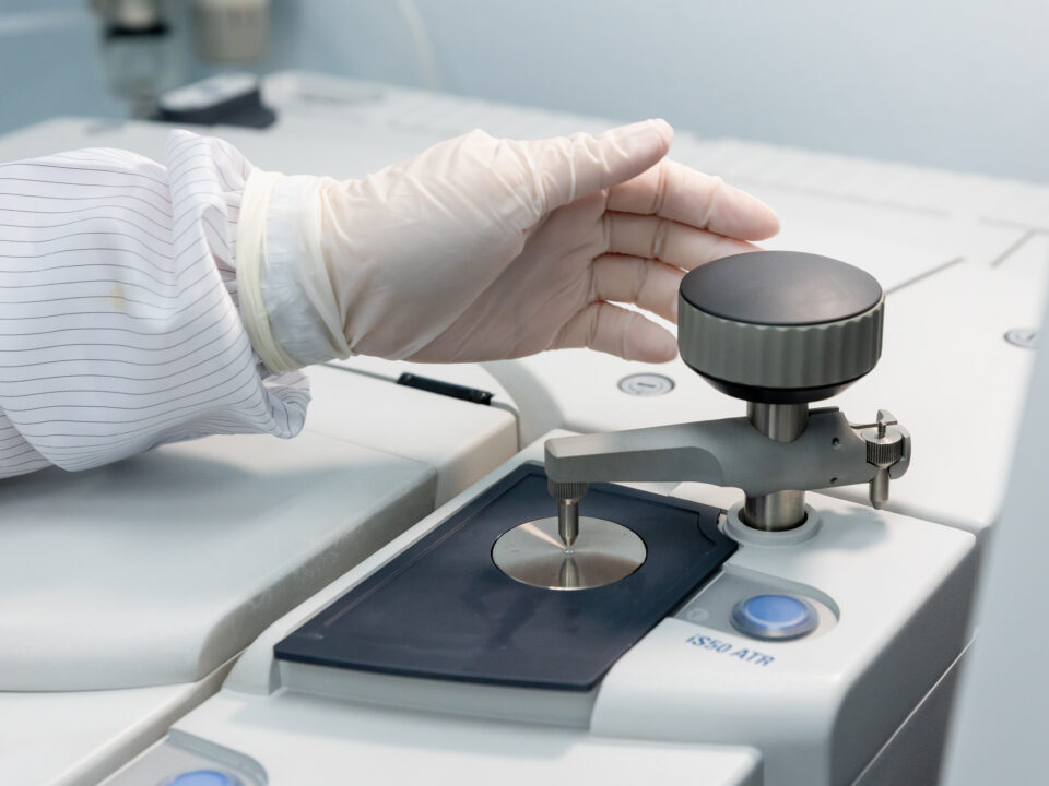 scanning electron microscopy analysis failure analysis FTIR ALS_68-475